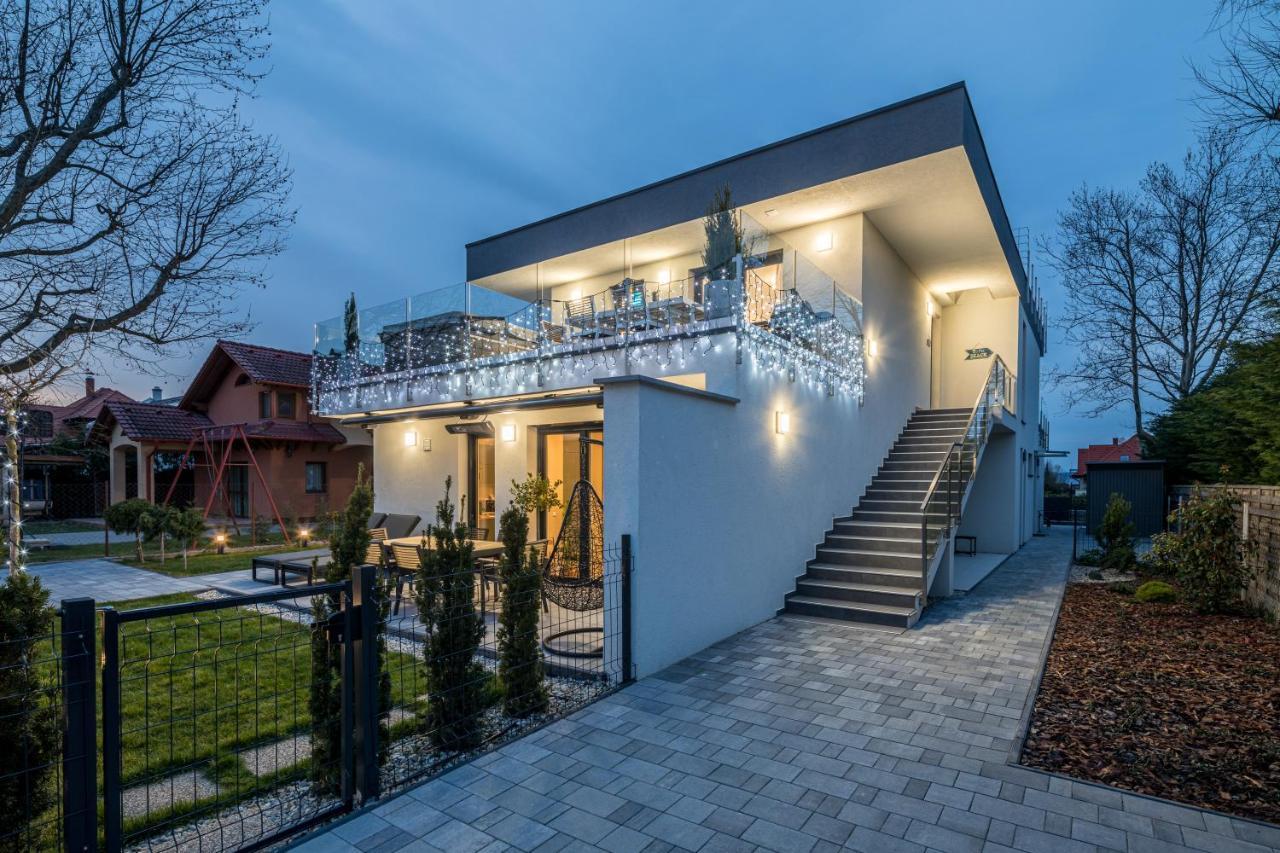 Balatonic Sky Apartment Zamardi Bagian luar foto
