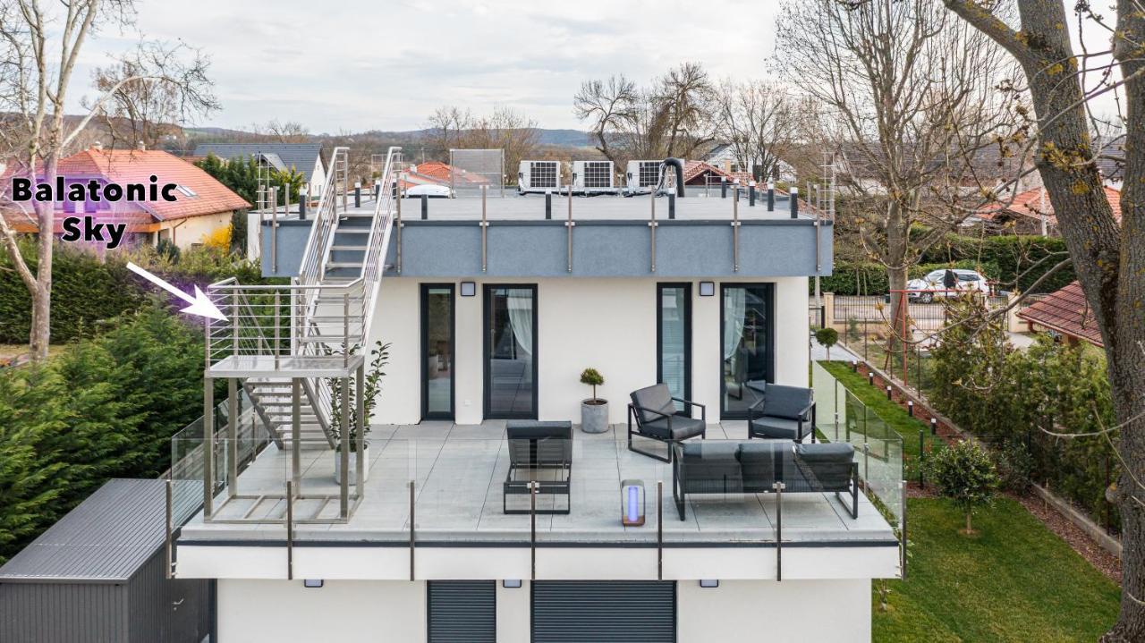 Balatonic Sky Apartment Zamardi Bagian luar foto