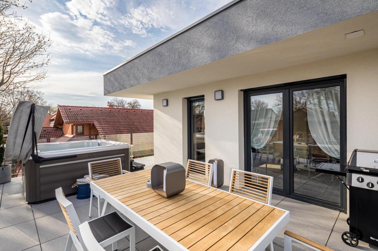 Balatonic Sky Apartment Zamardi Bagian luar foto